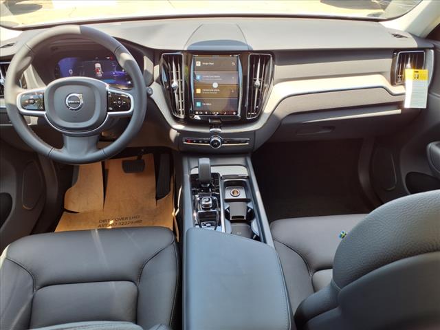 2025 Volvo XC60 B5 Plus Dark Theme