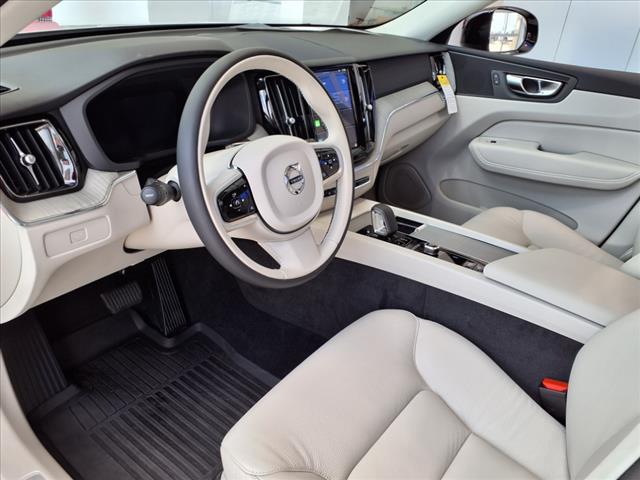 2025 Volvo XC60 B5 Plus Dark Theme