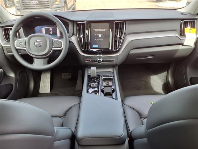 2025 Volvo XC60 B5 Core Dark Theme