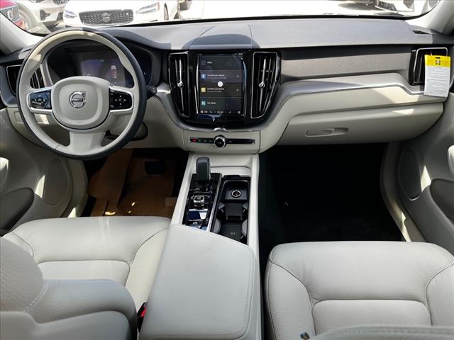 2025 Volvo XC60 B5 Core Dark Theme