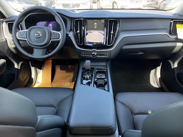 2025 Volvo XC60 B5 Core Dark Theme