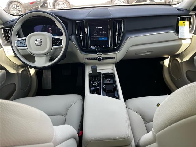 2025 Volvo XC60 B5 Core Dark Theme
