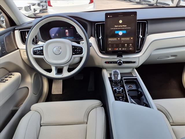 2026 Volvo XC60 B5 Ultra Dark Theme