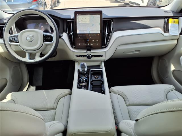 2026 Volvo XC60 B5 Ultra Dark Theme