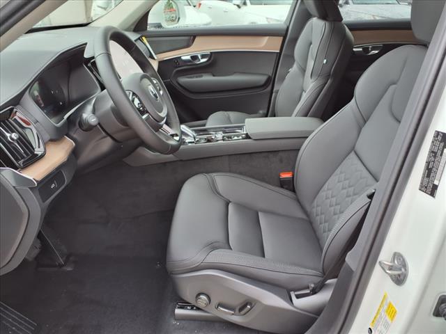 2025 Volvo XC90 B6 Plus Bright Theme 7P