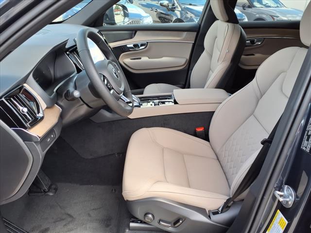 2025 Volvo XC90 T8 Plus Bright Theme 7P