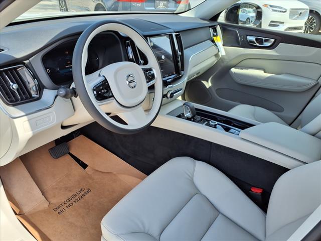 2025 Volvo XC60 T8 Plus Dark Theme