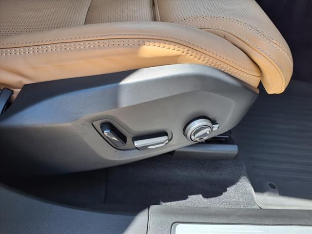 2023 Volvo XC60 B5 Ultimate Bright Theme