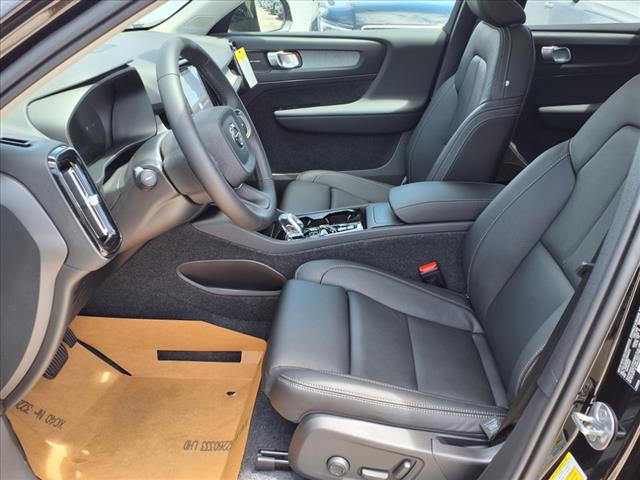 2026 Volvo XC40 ULTRA B5 AWD B5 Ultra Dark Theme