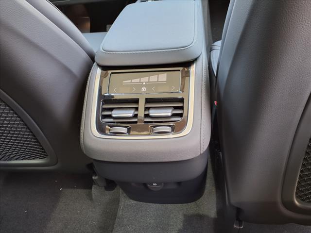 2025 Volvo XC90 B5 Core Bright Theme