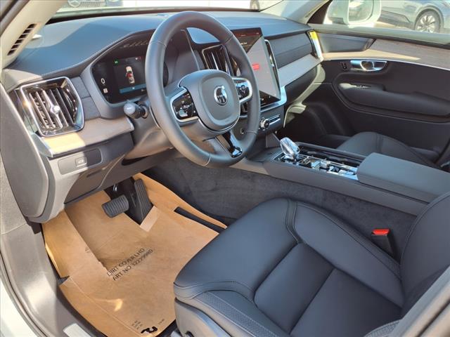 2025 Volvo XC90 B5 Plus Bright Theme 7P