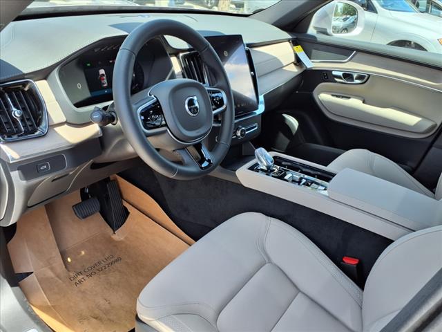 2026 Volvo XC90 B5 Core Bright Theme