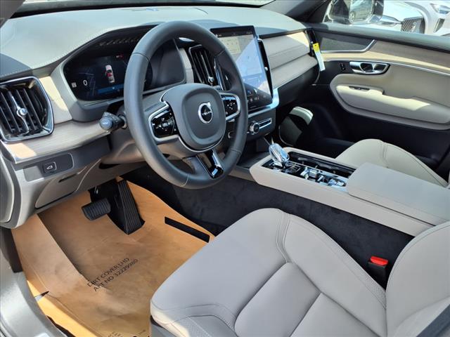 2026 Volvo XC90 B5 Core Bright Theme