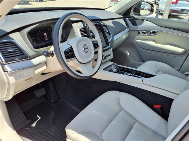 2025 Volvo XC90 B5 Core Bright Theme