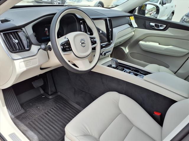 2025 Volvo XC60 B5 Plus Dark Theme
