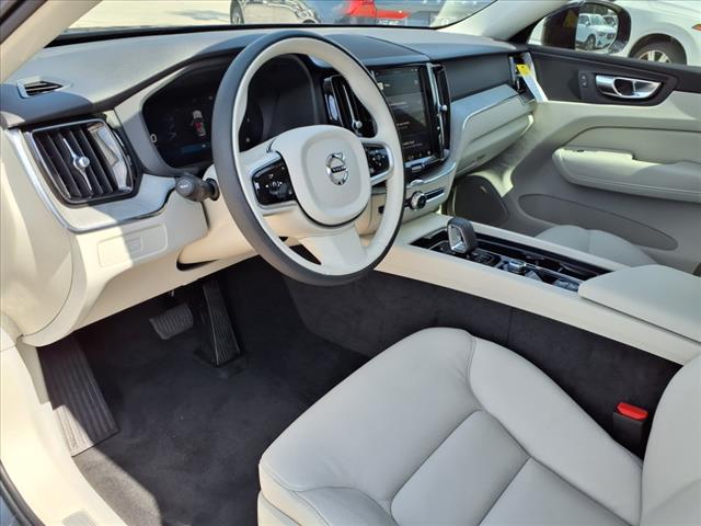 2025 Volvo XC60 B5 Plus Dark Theme