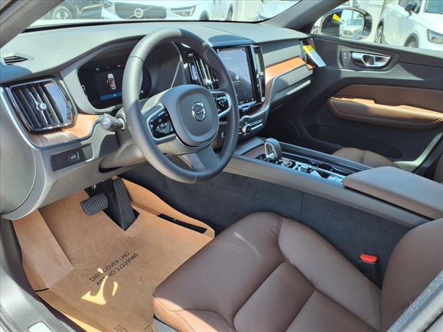 2025 Volvo XC60 B5 Plus Dark Theme