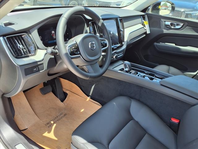 2025 Volvo XC60 B5 Plus Dark Theme