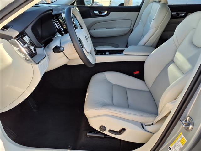 2025 Volvo XC60 B5 Plus Dark Theme