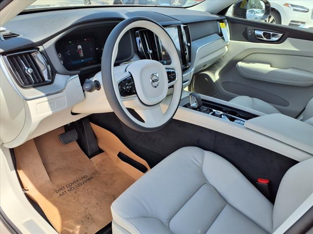2025 Volvo XC60 B5 Plus Dark Theme