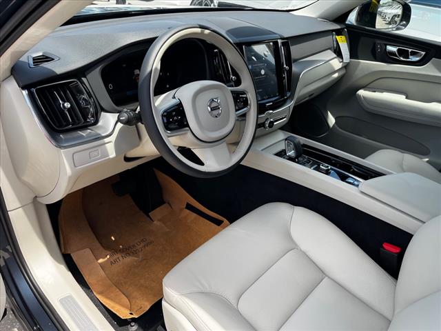 2025 Volvo XC60 B5 Core Dark Theme