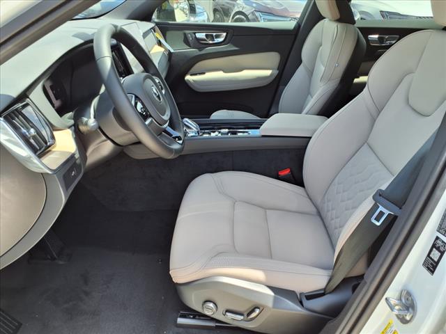 2026 Volvo XC60 B5 Core Dark Theme