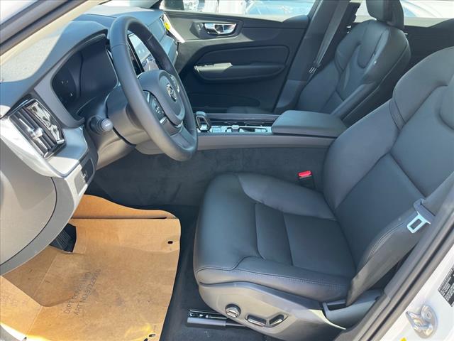 2025 Volvo XC60 B5 Core Dark Theme