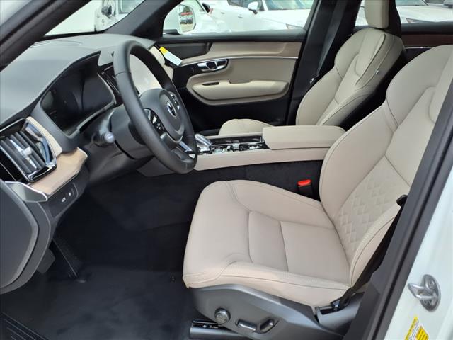 2025 Volvo XC90 T8 Plus Bright Theme 7P