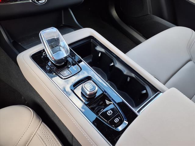2025 Volvo XC90 T8 Plus Bright Theme 7P