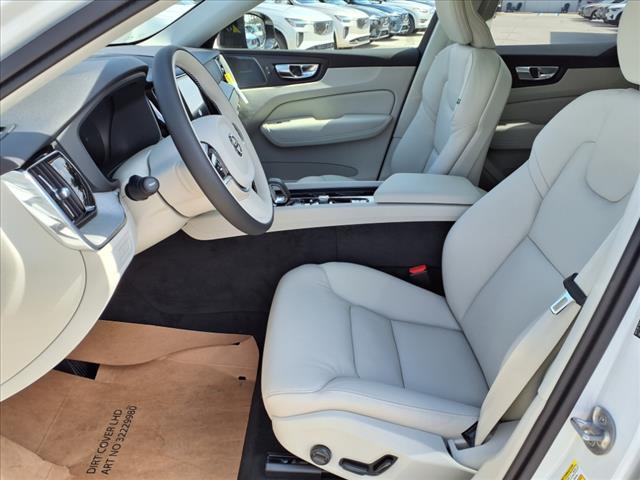 2025 Volvo XC60 T8 Plus Dark Theme