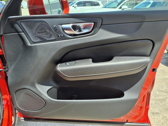 2022 Volvo XC60 B5 Inscription