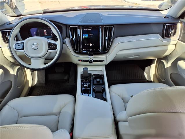 2023 Volvo XC60 B5 Plus Bright Theme