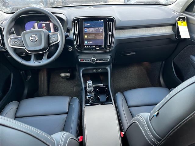 2025 Volvo XC40 B5 Plus Bright Theme
