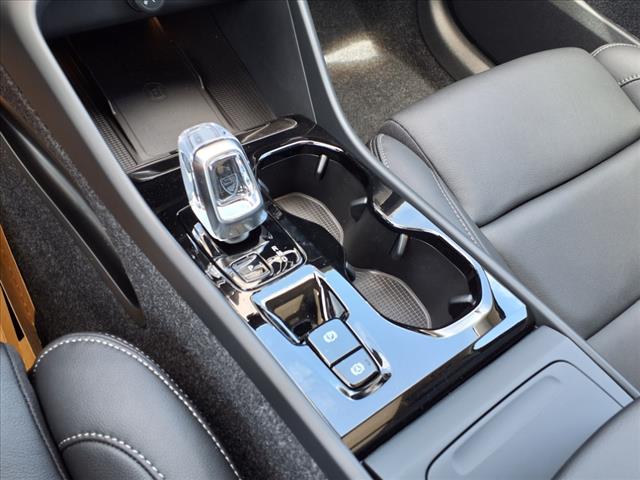 2026 Volvo XC40 ULTRA B5 AWD B5 Ultra Dark Theme