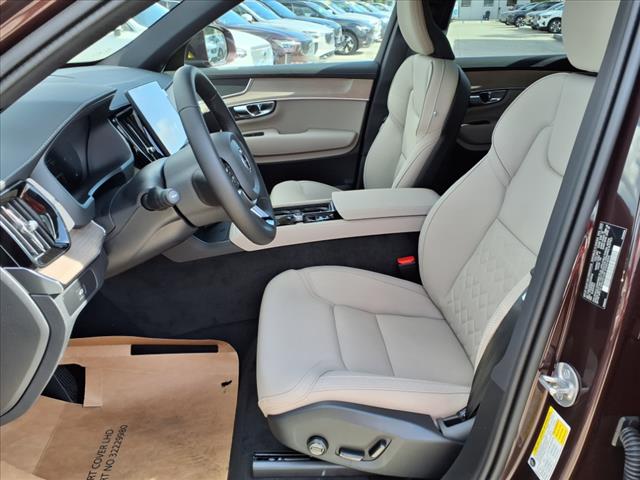 2025 Volvo XC90 B5 Core Bright Theme