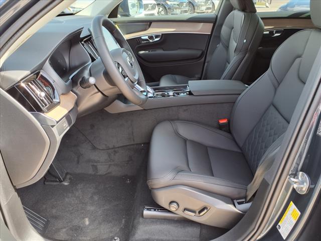 2025 Volvo XC90 B5 Plus Bright Theme 7P