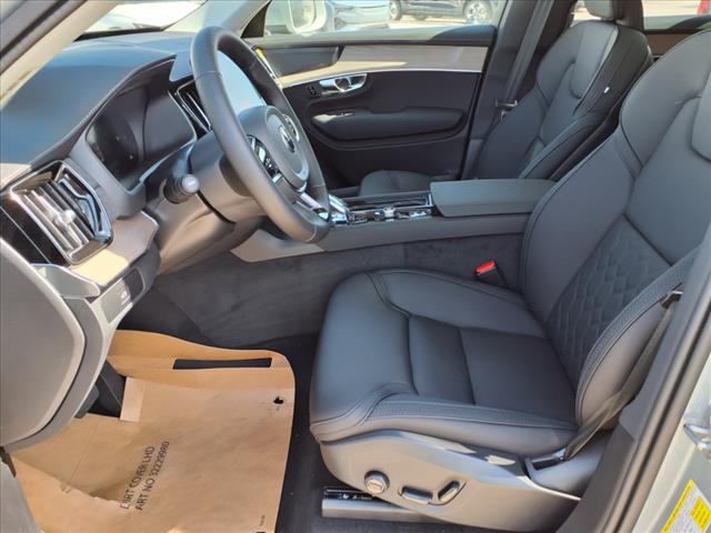 2025 Volvo XC90 B5 Plus Bright Theme 7P