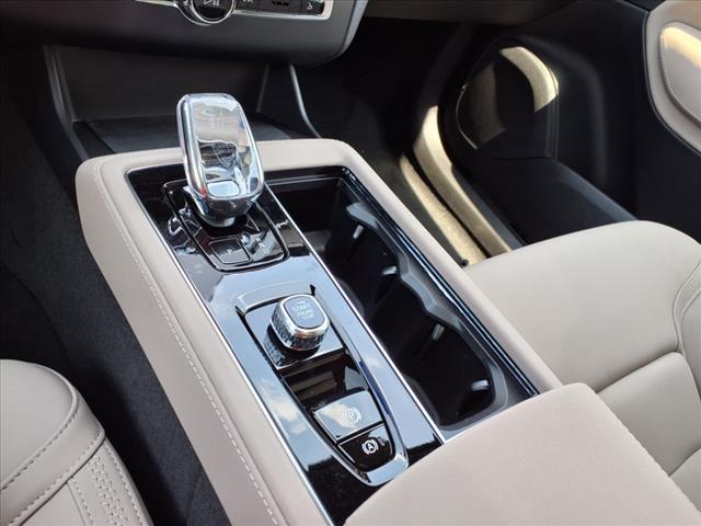 2025 Volvo XC90 B5 Plus Bright Theme 7P