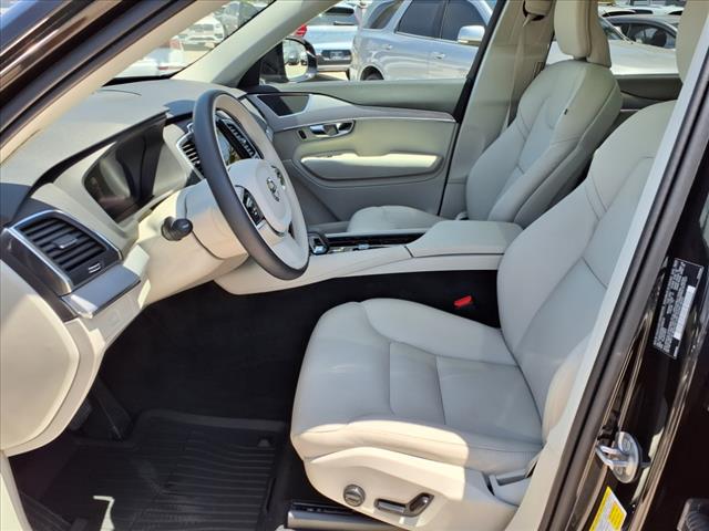 2025 Volvo XC90 B5 Core Bright Theme