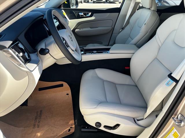 2025 Volvo XC60 B5 Plus Dark Theme
