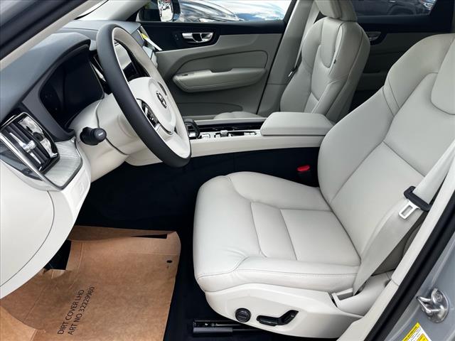 2025 Volvo XC60 B5 Plus Dark Theme