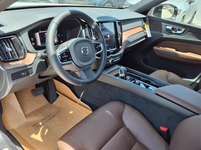 2025 Volvo XC60 B5 Plus Dark Theme