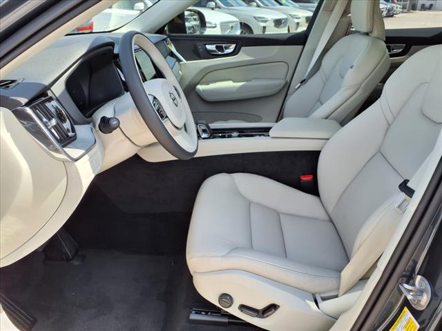 2025 Volvo XC60 B5 Plus Dark Theme