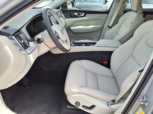 2025 Volvo XC60 B5 Plus Dark Theme