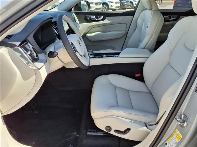 2025 Volvo XC60 B5 Plus Dark Theme