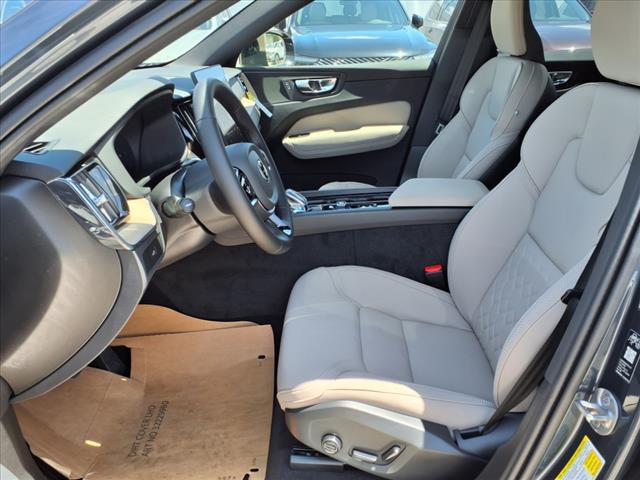 2026 Volvo XC60 B5 Plus Dark Theme