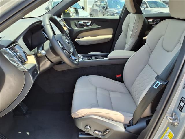 2026 Volvo XC60 B5 Plus Dark Theme