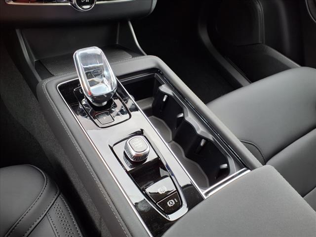 2025 Volvo XC90 B6 Plus Bright Theme 6P