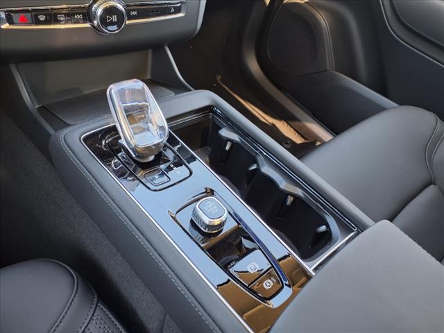 2025 Volvo XC90 B6 Plus Bright Theme 7P