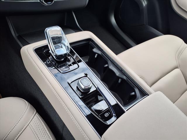 2025 Volvo XC90 B6 Plus Bright Theme 7P